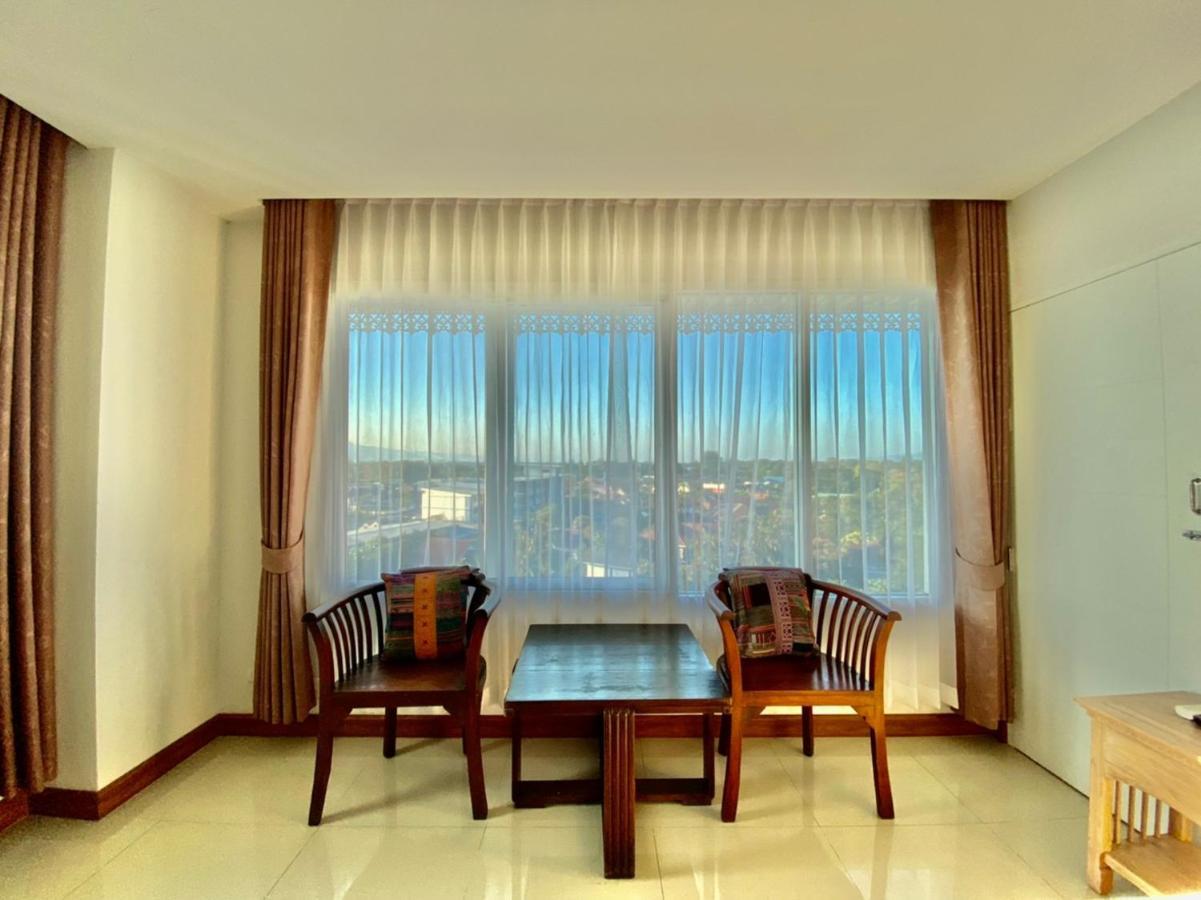 At Ruam Chok Hotel Chiang Mai Exterior photo