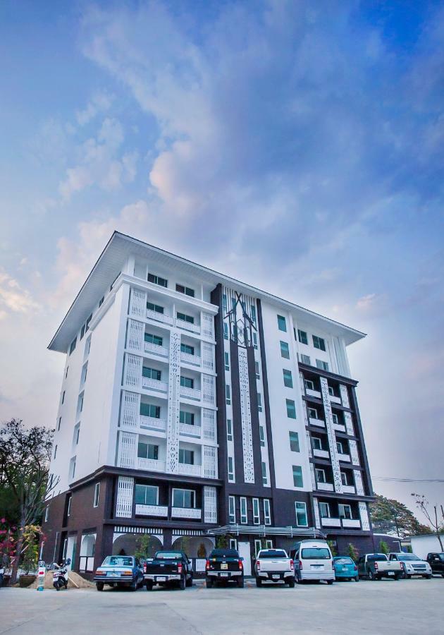 At Ruam Chok Hotel Chiang Mai Exterior photo