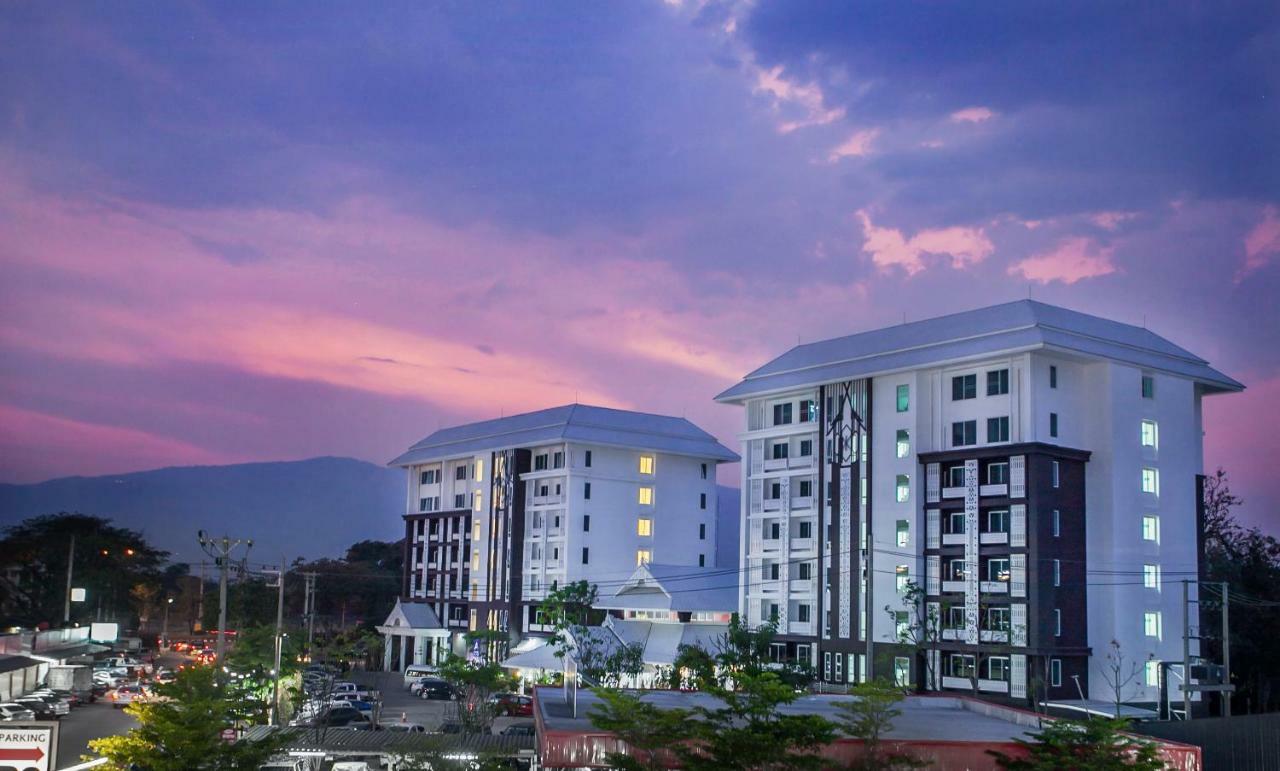 At Ruam Chok Hotel Chiang Mai Exterior photo