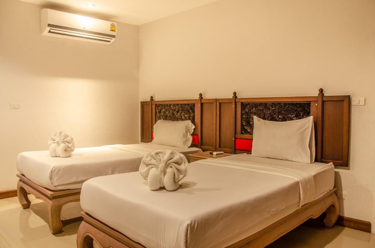 At Ruam Chok Hotel Chiang Mai Exterior photo